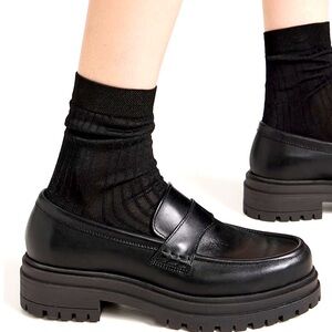 NIB Alohas Obsidian leather loafers